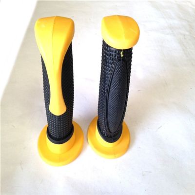 HK- Universal ATVs & PWC Rubber Comfort Grips- Black Compatible with YELLOW Rubber ATV QUAD WATERCRAFT ATV RECON Brute Force Prairie (7/8" BOTH SIDE) [B01BI85WK0]