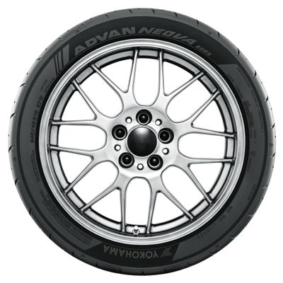 Yokohama Advan Neova AD09 UHP 225/45R18 95W XL Passenger Tire