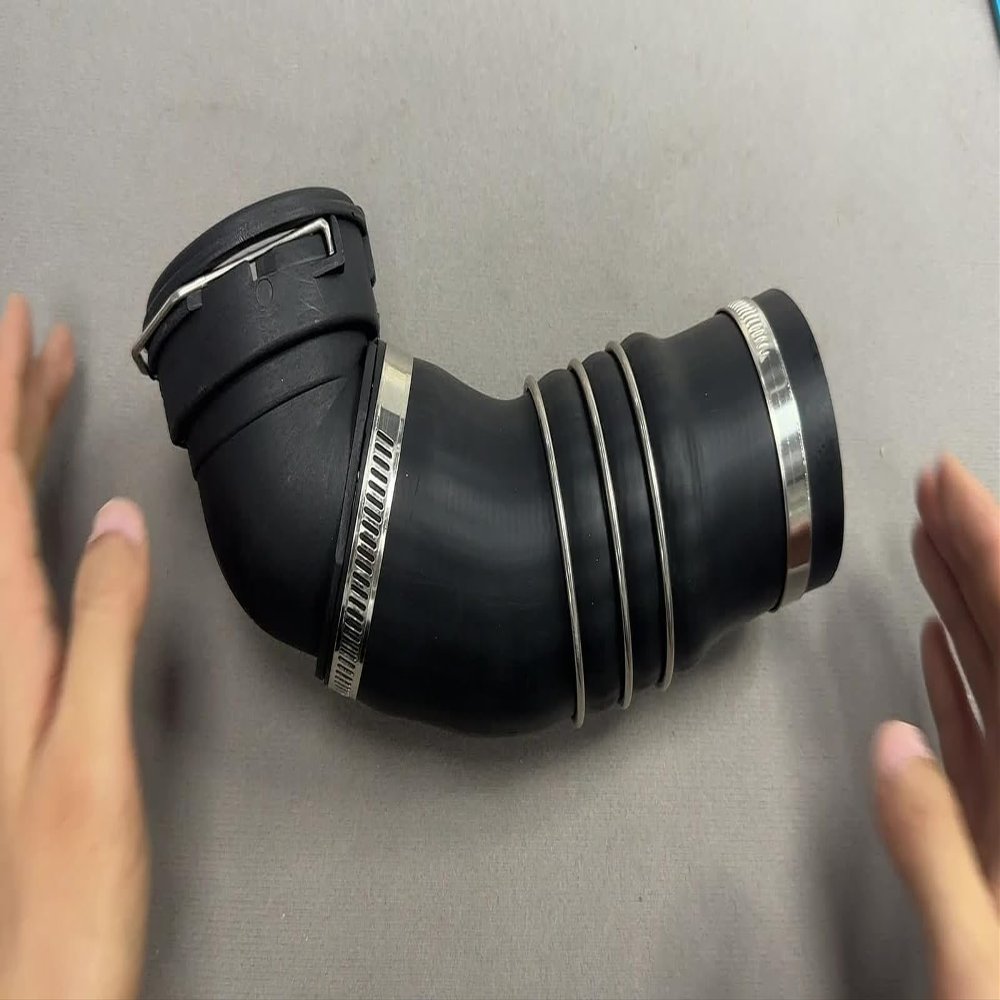 Replacement Auto Parts For Turbo Intercooler Hose Pipe for 2007-13 BMW E70 E71 X5 X6 3.0d 3.0sd xDrive 35dMod-R36R-18129