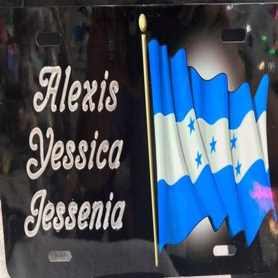 MIRROR MANIA Honduras Flag Personalized Custom License Vanity Plate Free Engraved Auto Car Tag Honduras Country Flag License Plate Designed and Custom Made